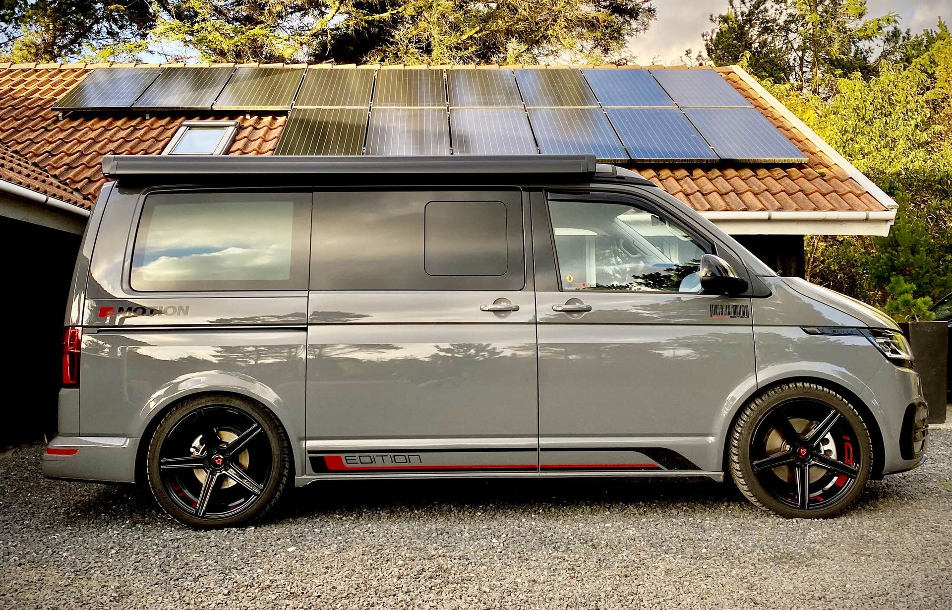VOLKSWAGEN T6.1 Bus Multivan 7HC - KV1 schwarz glänzend