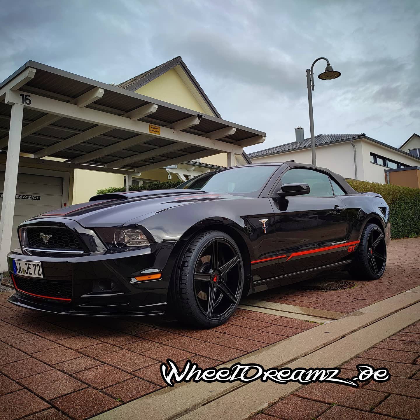 FORD Mustang S197