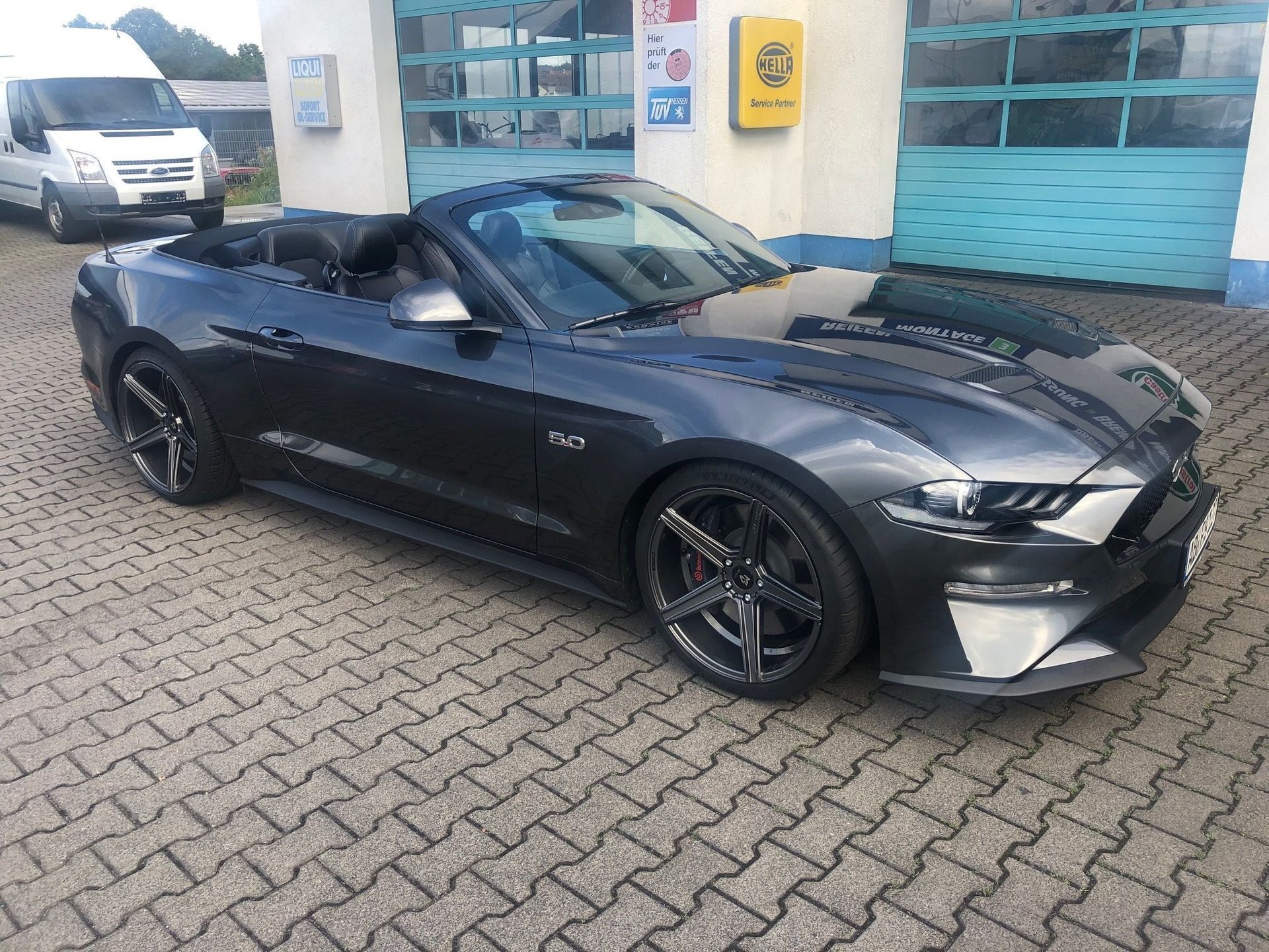 FORD Mustang LAE - KV1 grau glänzend