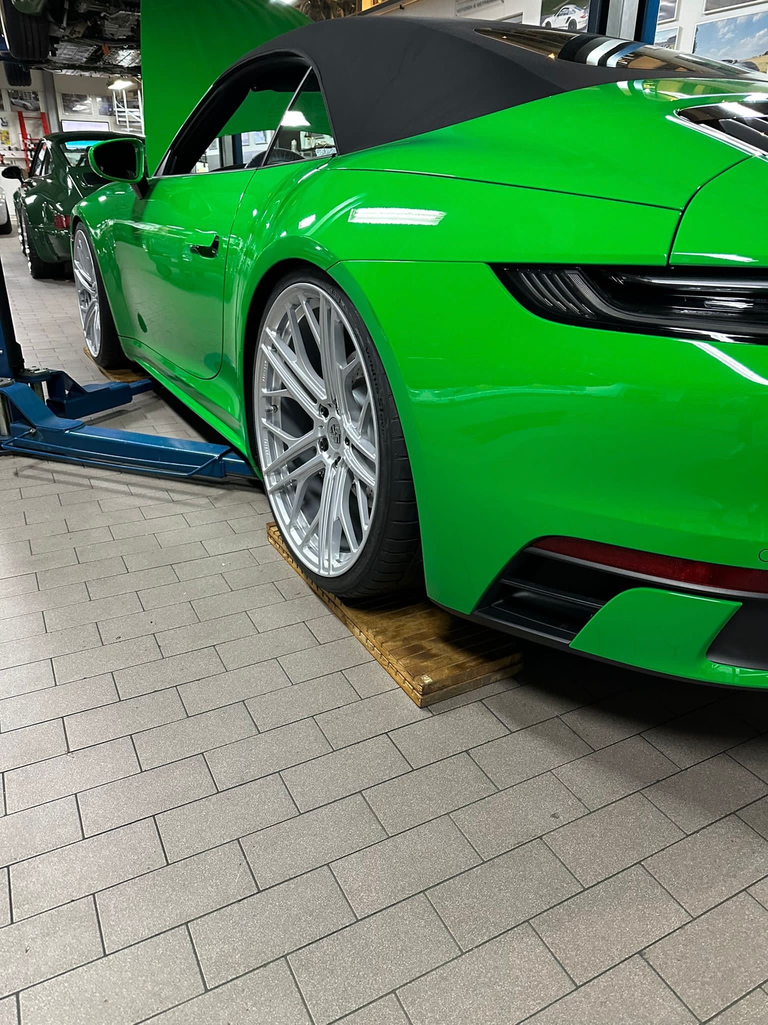 PORSCHE 911 Cabrio Carrera 4 GTS – mbDESIGN wheels in 21/22 inches