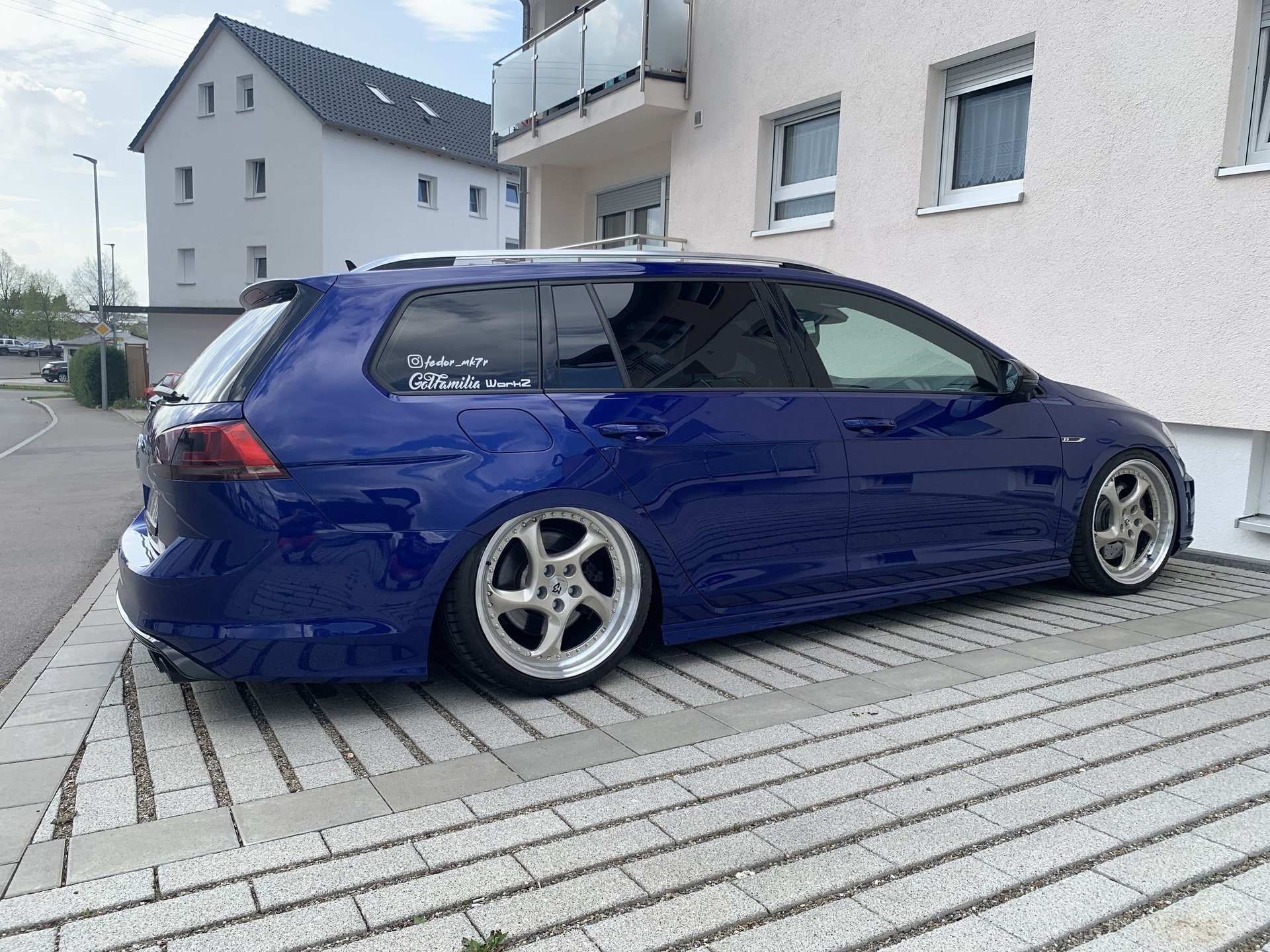 VOLKSWAGEN Golf 7 R AU - TURBO champagner glänzend poliert