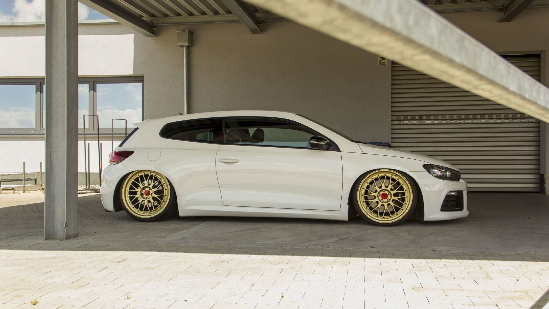 VOLKSWAGEN Scirocco R 13 - LV1 gold shiny polished