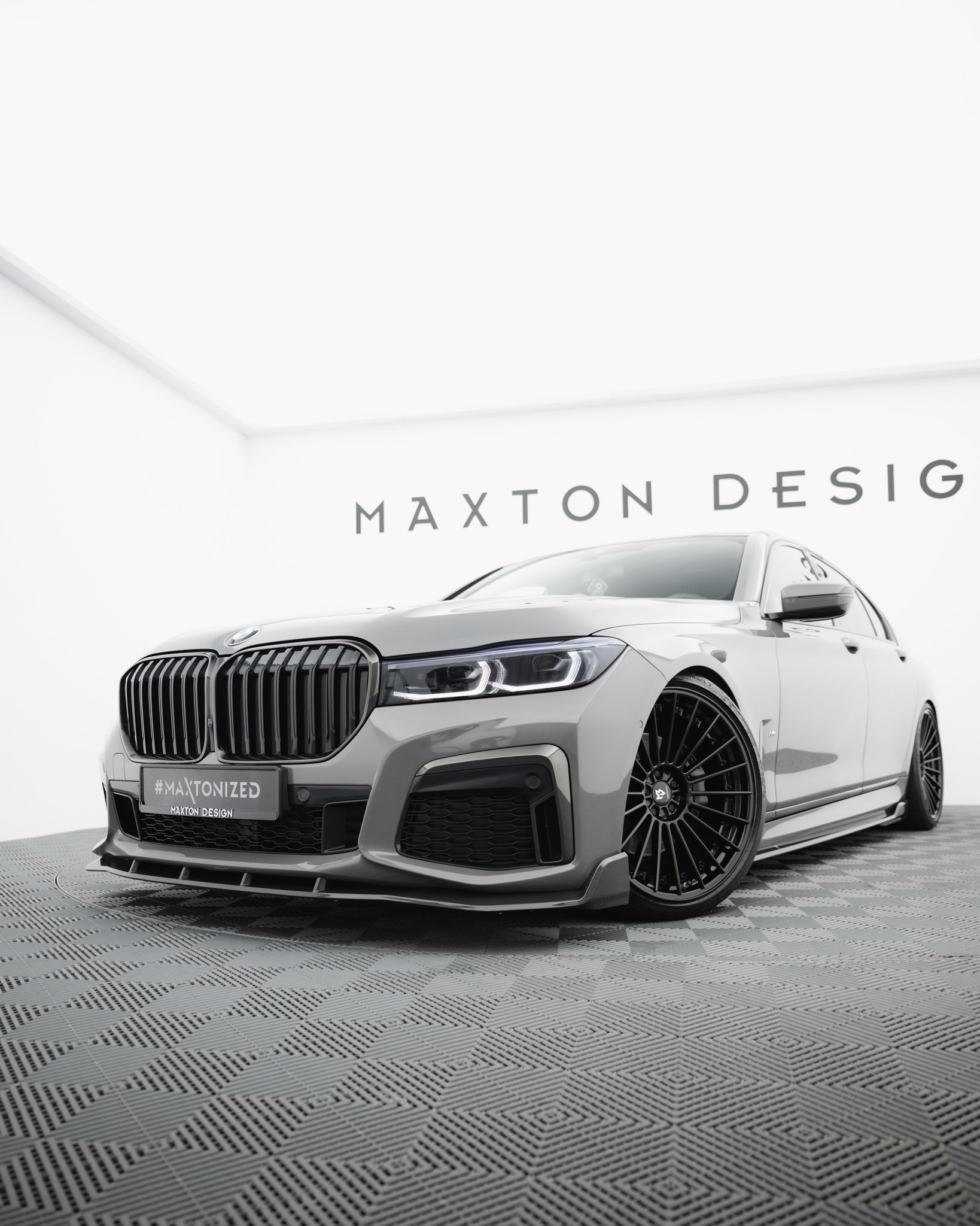 BMW 7er 7L - VR4.2 schwarz glänzend/schwarz glänzend