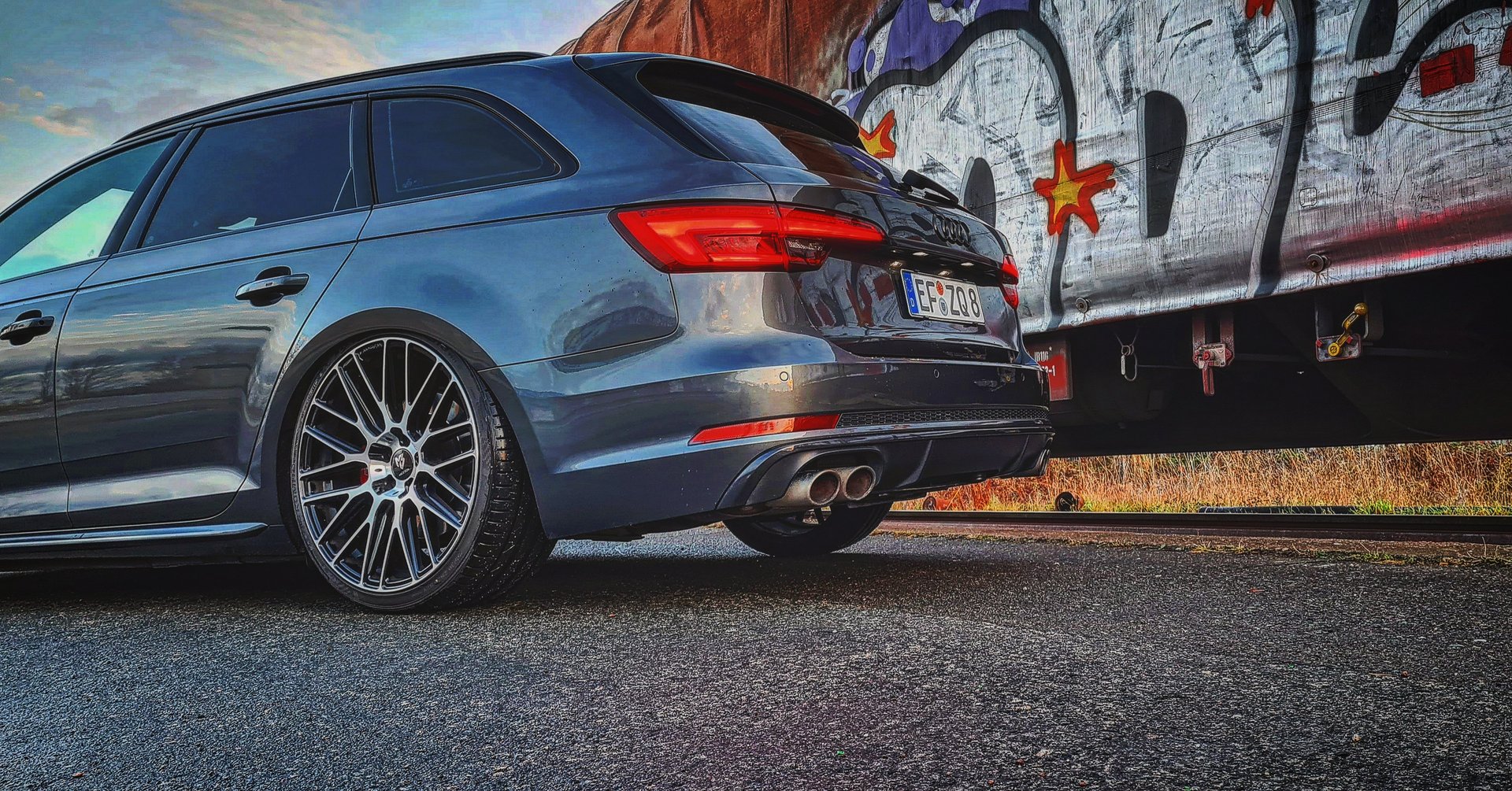 AUDI S4 Avant B8(B9) with mbDESIGN 20 inch alloy wheels