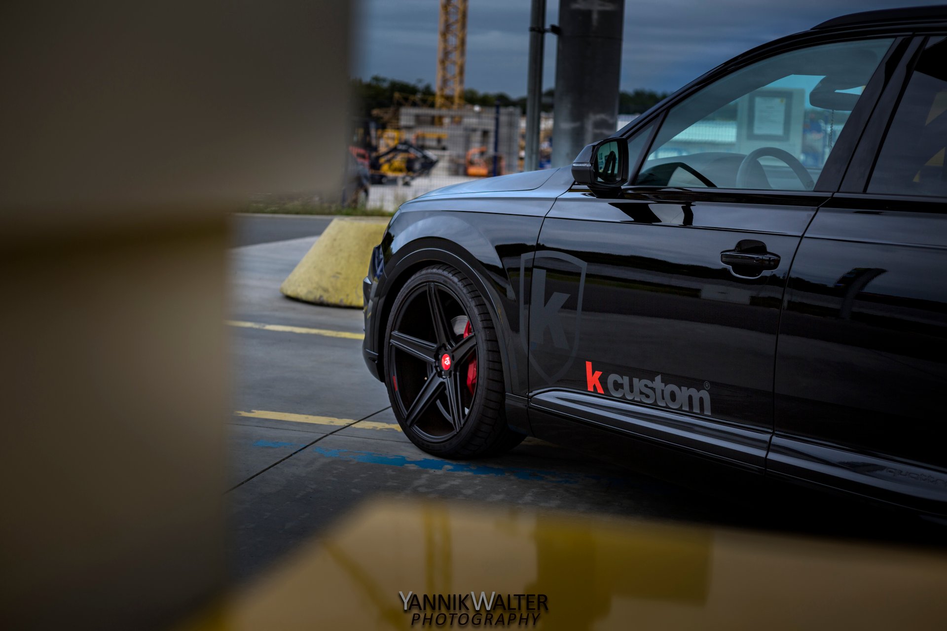 AUDI Q7 with mbDESIGN DC 22 inch alloy wheels & lowering