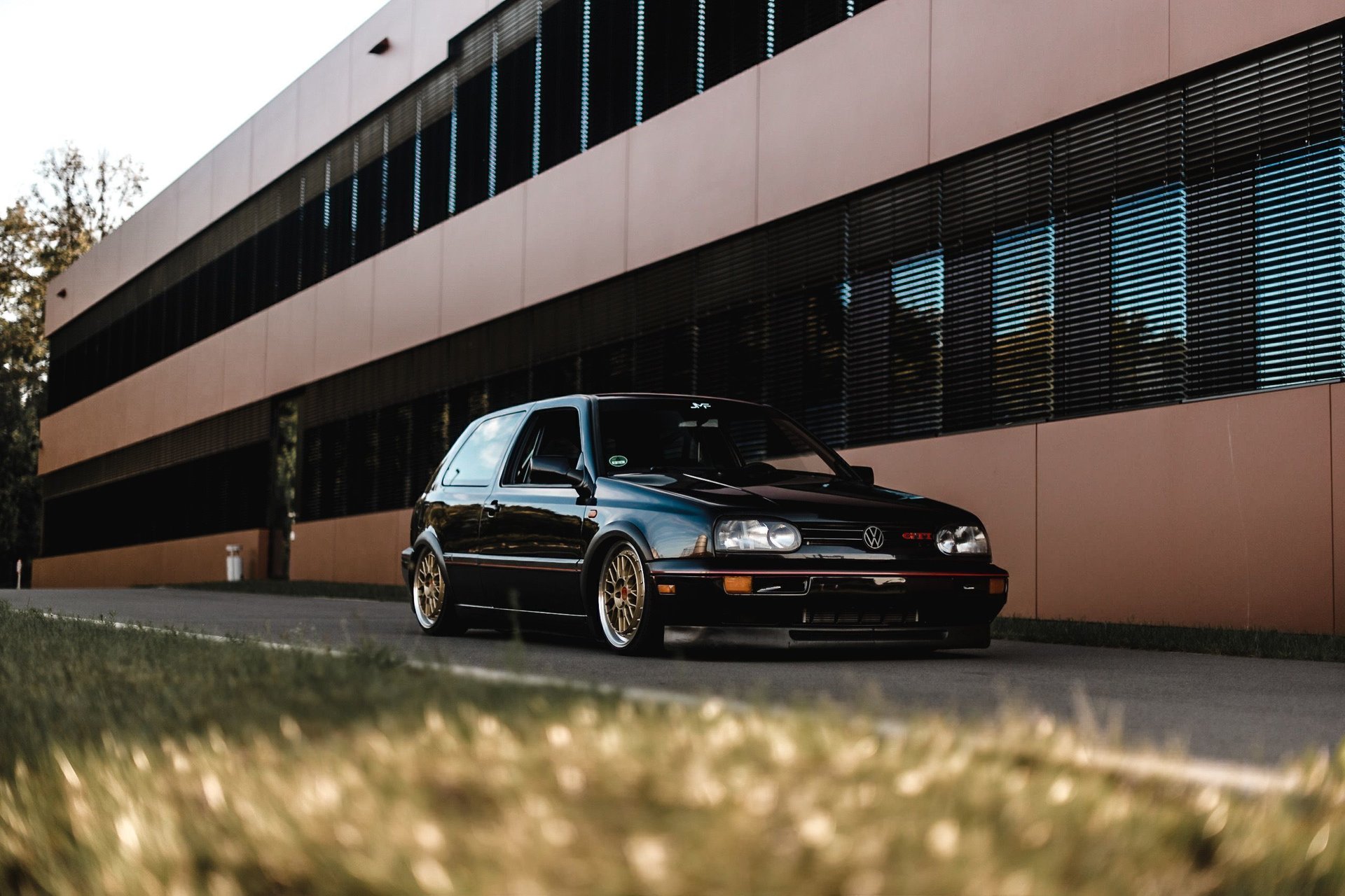 VOLKSWAGEN Golf 3 Cabrio 1E - LV1 gold shiny polished