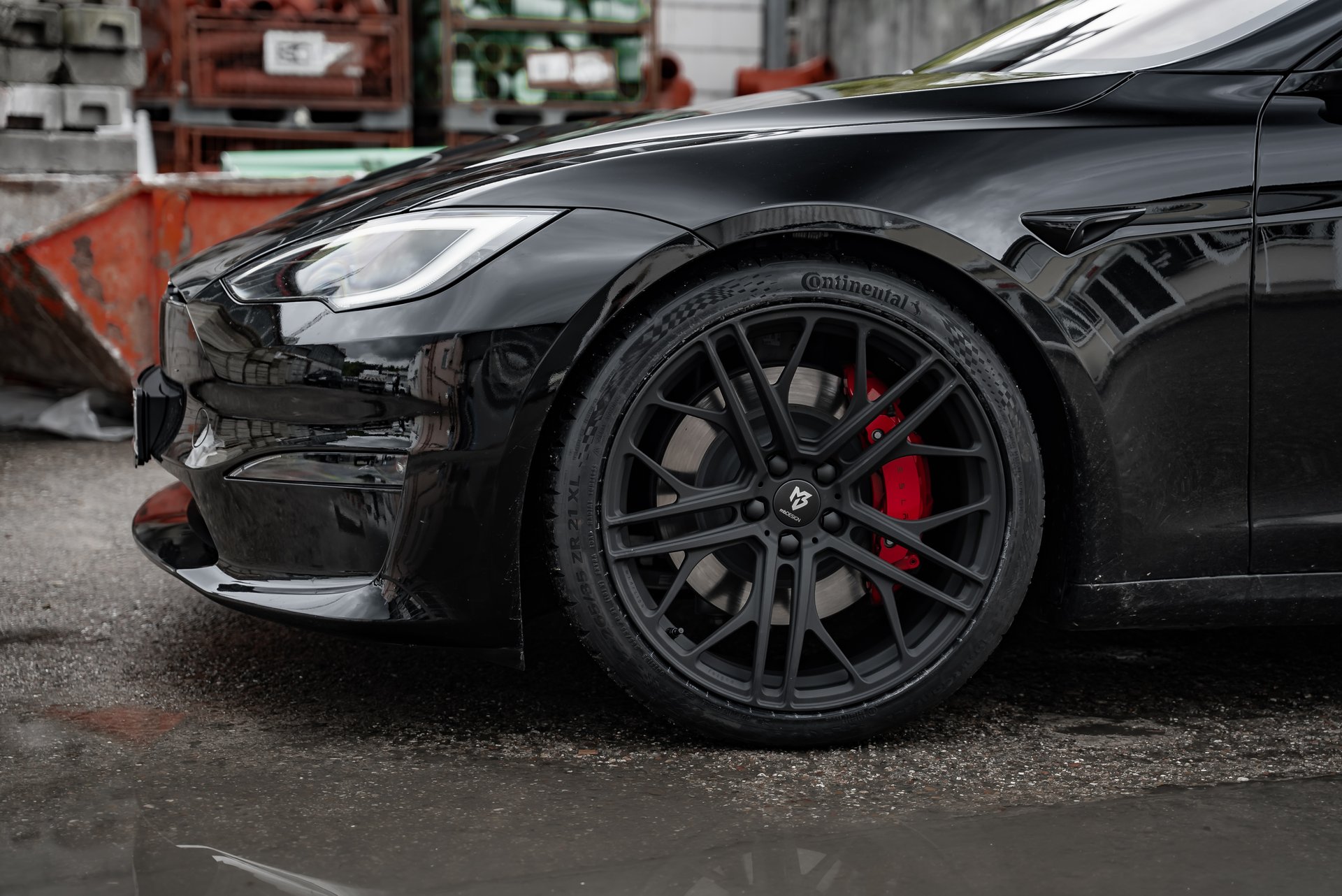 TESLA Model S Plaid with mbDESIGN SF1 Wheels