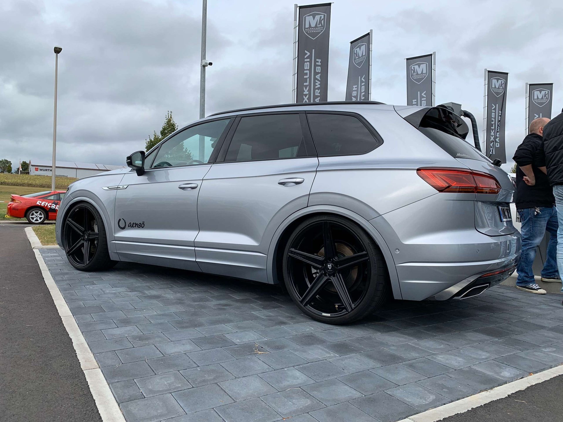 VOLKSWAGEN Touareg CR KV1 schwarz glänzend