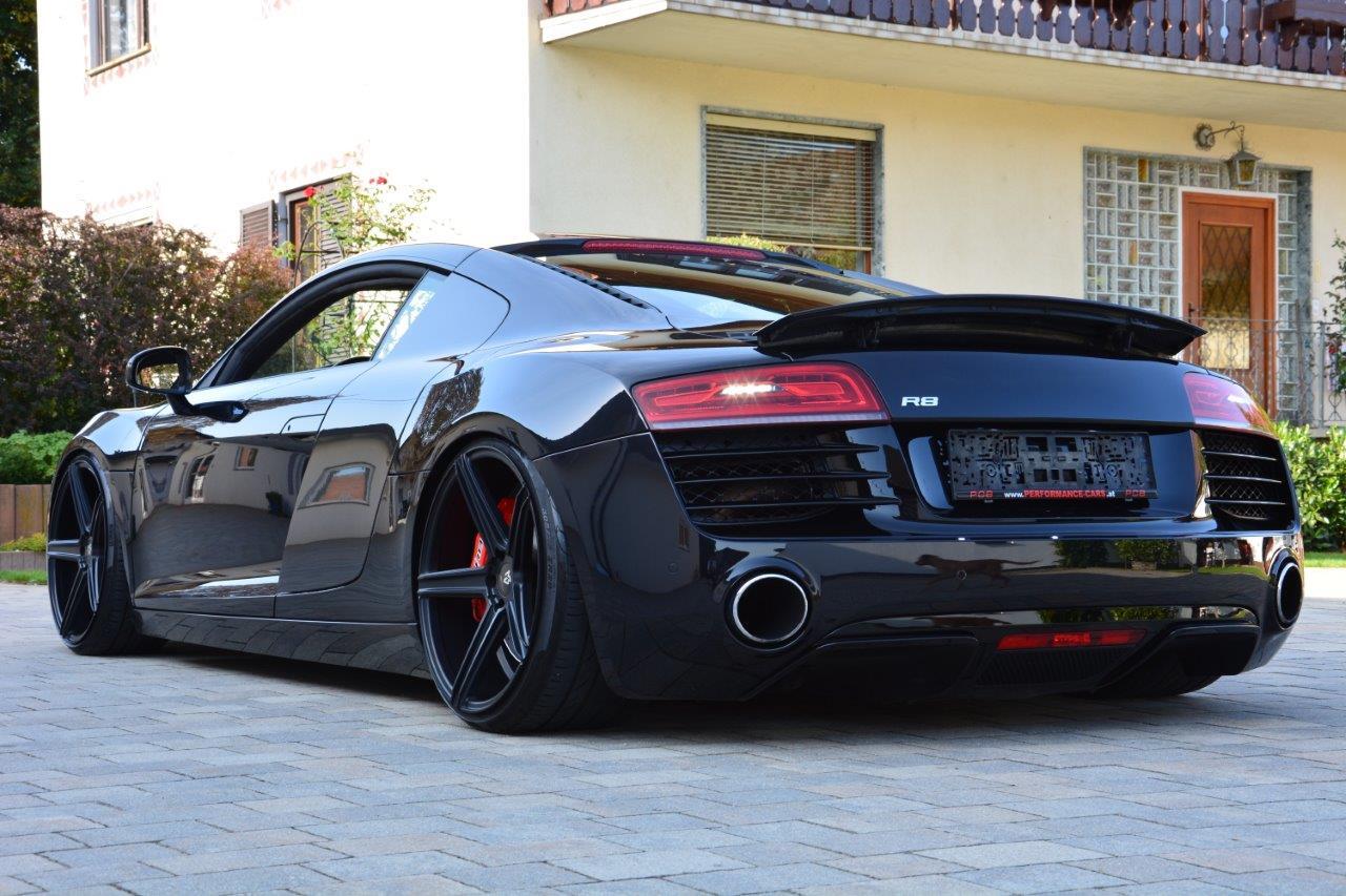 AUDI R8 Coupe 42 KV1 silber glänzend