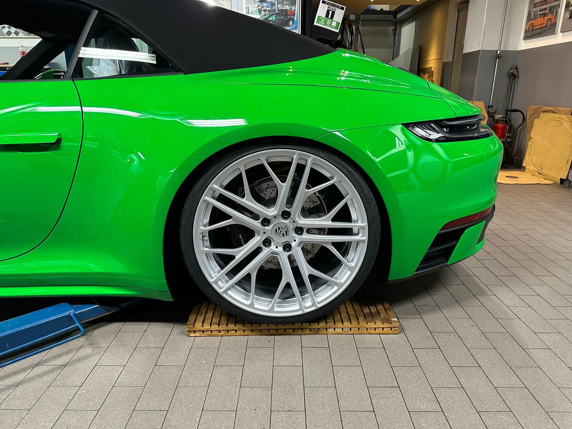 PORSCHE 911 Cabrio Carrera 4 GTS – mbDESIGN wheels in 21/22 inches