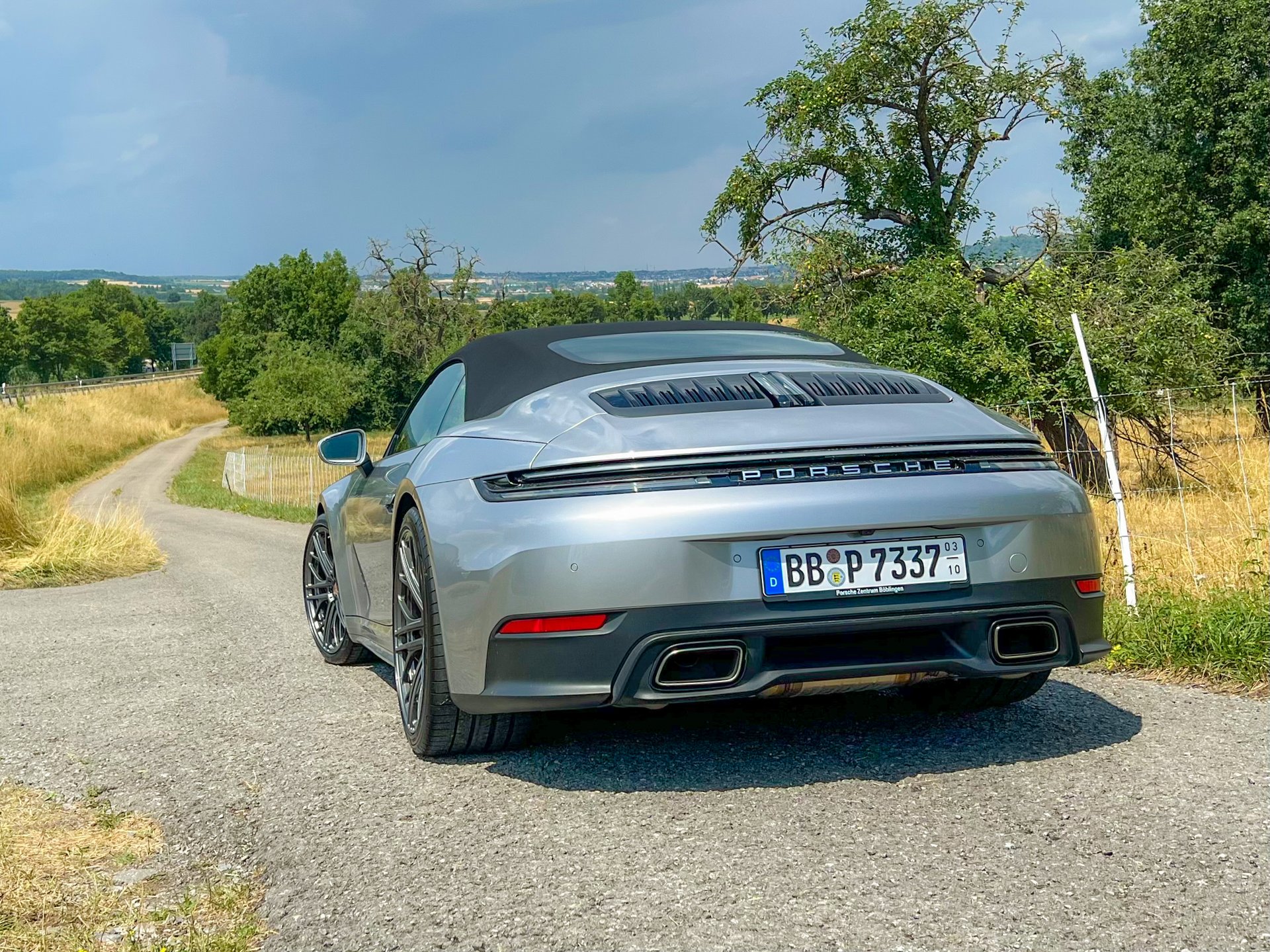PORSCHE 911 Cabrio 992 Carrera SF1 grau glänzend