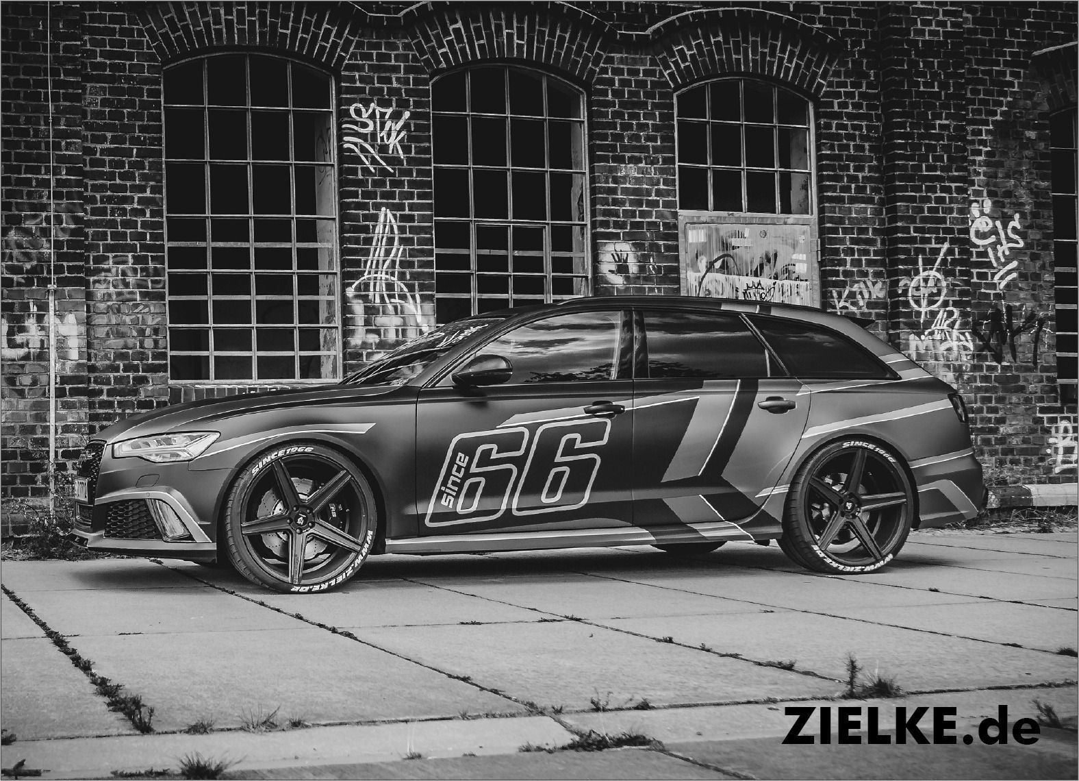 AUDI RS6 Avant 4G KV1 schwarz seidenmatt