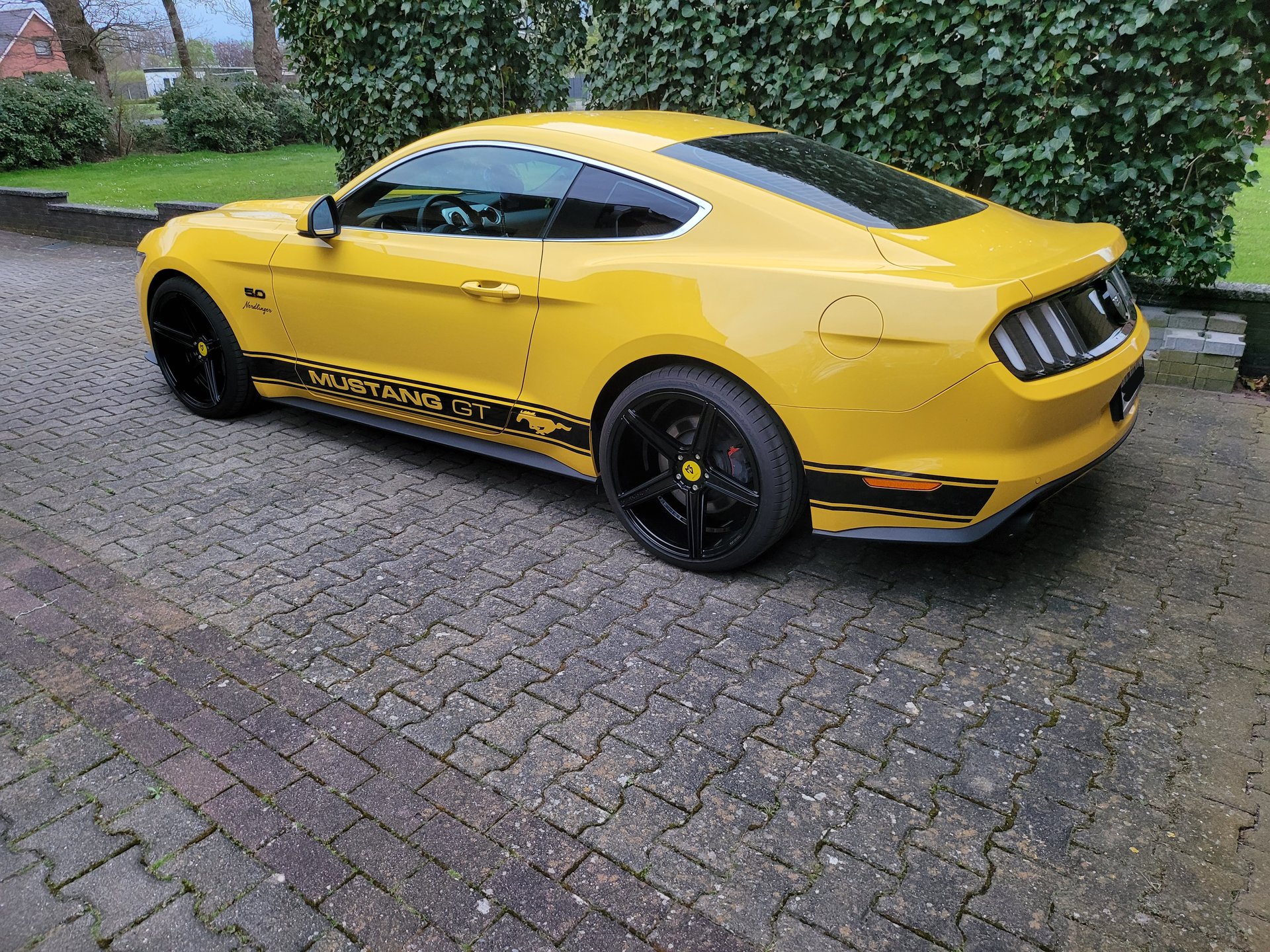 FORD Mustang LAE with mbDESIGN 20 inch alloy wheels & summer tires