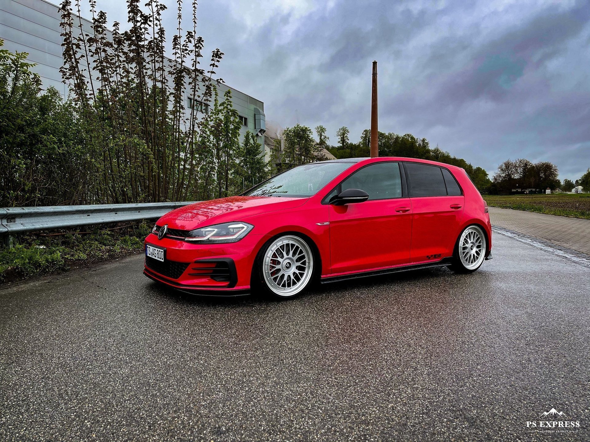 VOLKSWAGEN Golf 7 AU - LV1 silber glänzend voll poliert