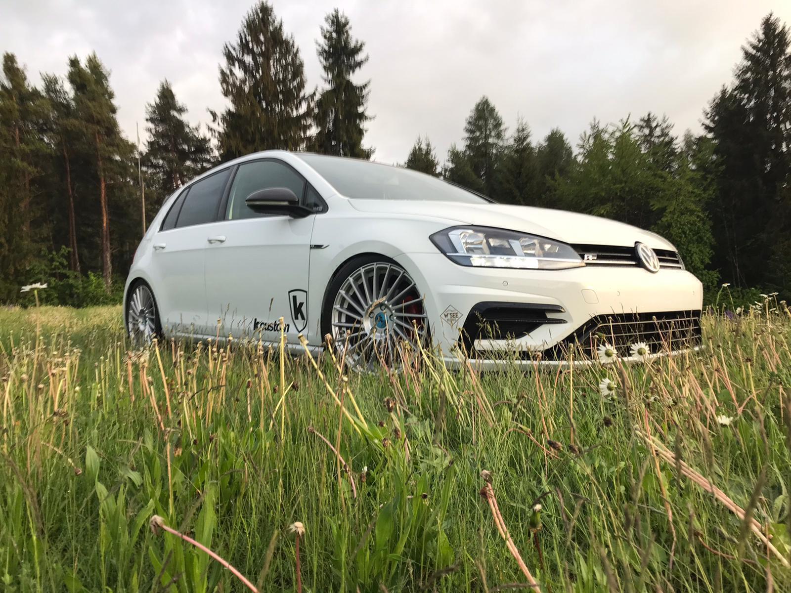 VOLKSWAGEN Golf 7 AU - VR3 silber glänzend