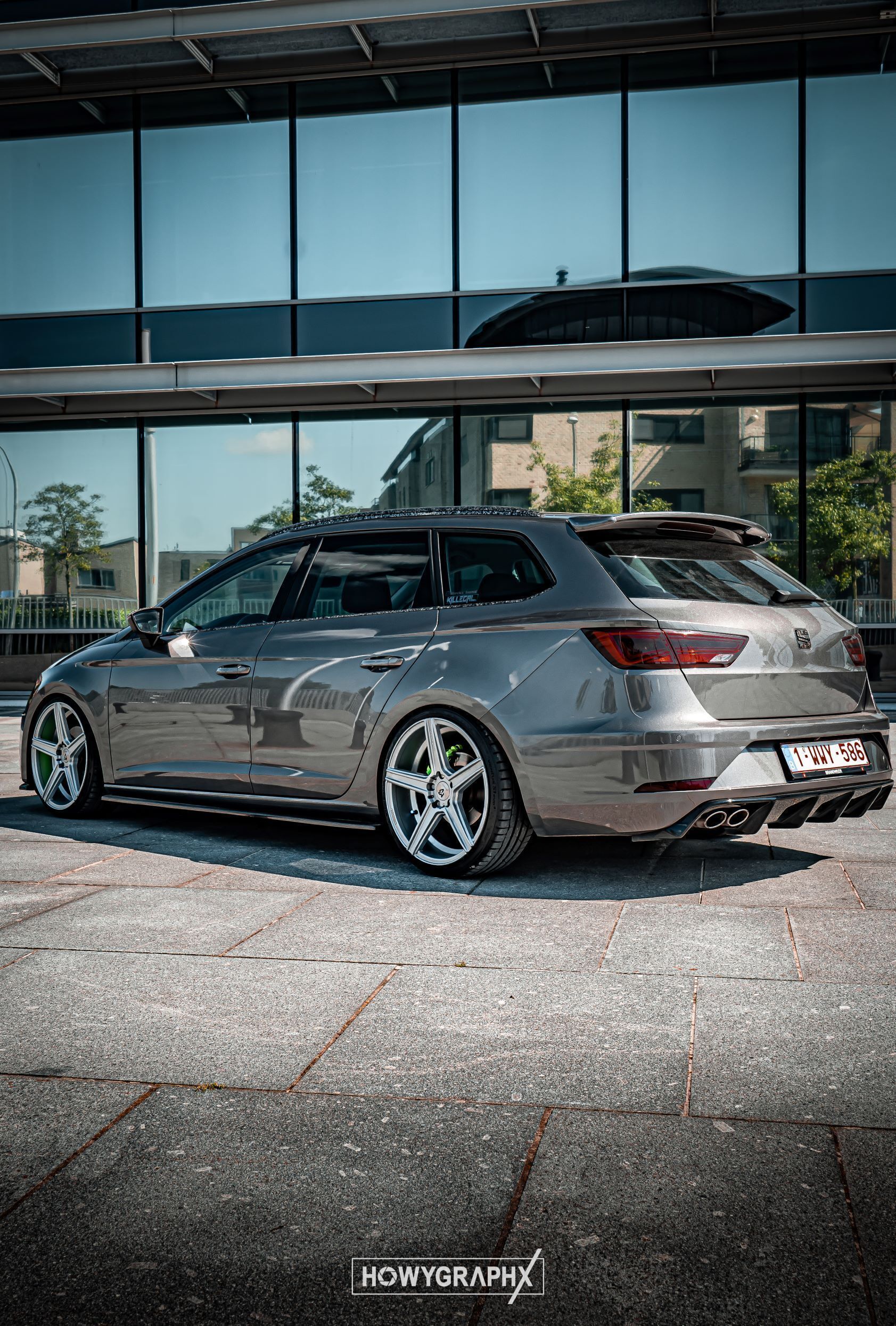 SEAT Leon 5F with mbDESIGN 19 inch alloy wheels