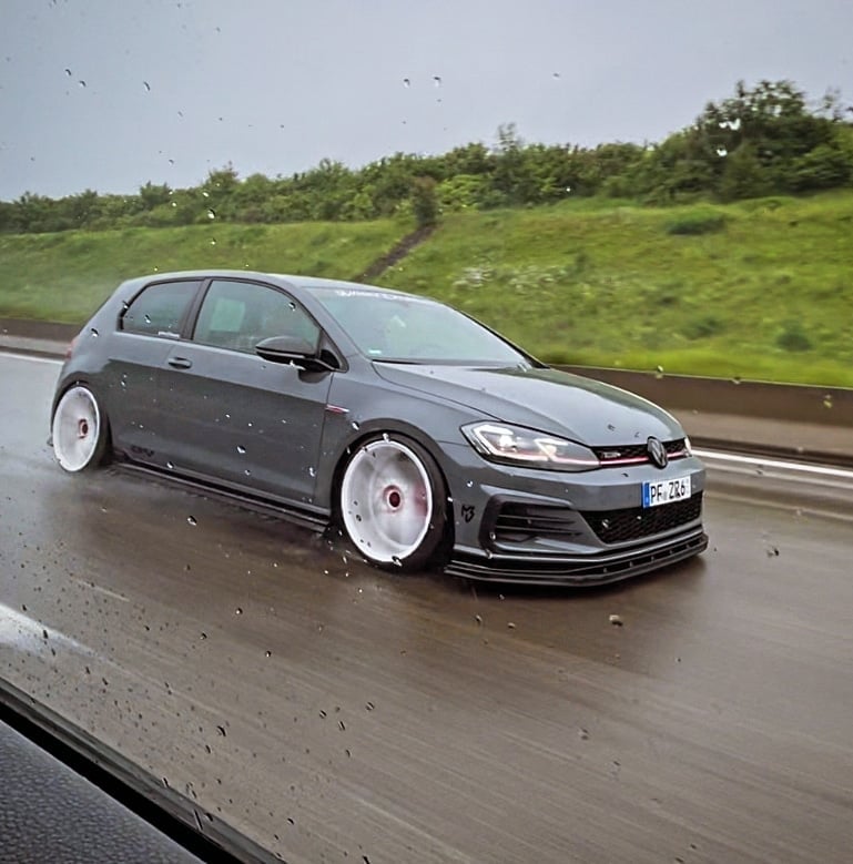 VOLKSWAGEN Golf 7 GTI TCR mit 19 Zoll KV1 Rädern von mbDESIGN