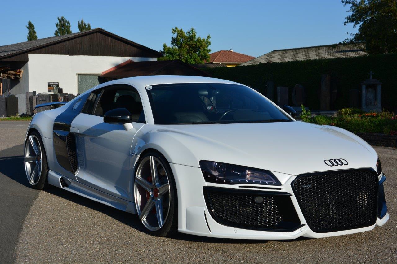 AUDI R8 Coupe 42 KV1 silber glänzend