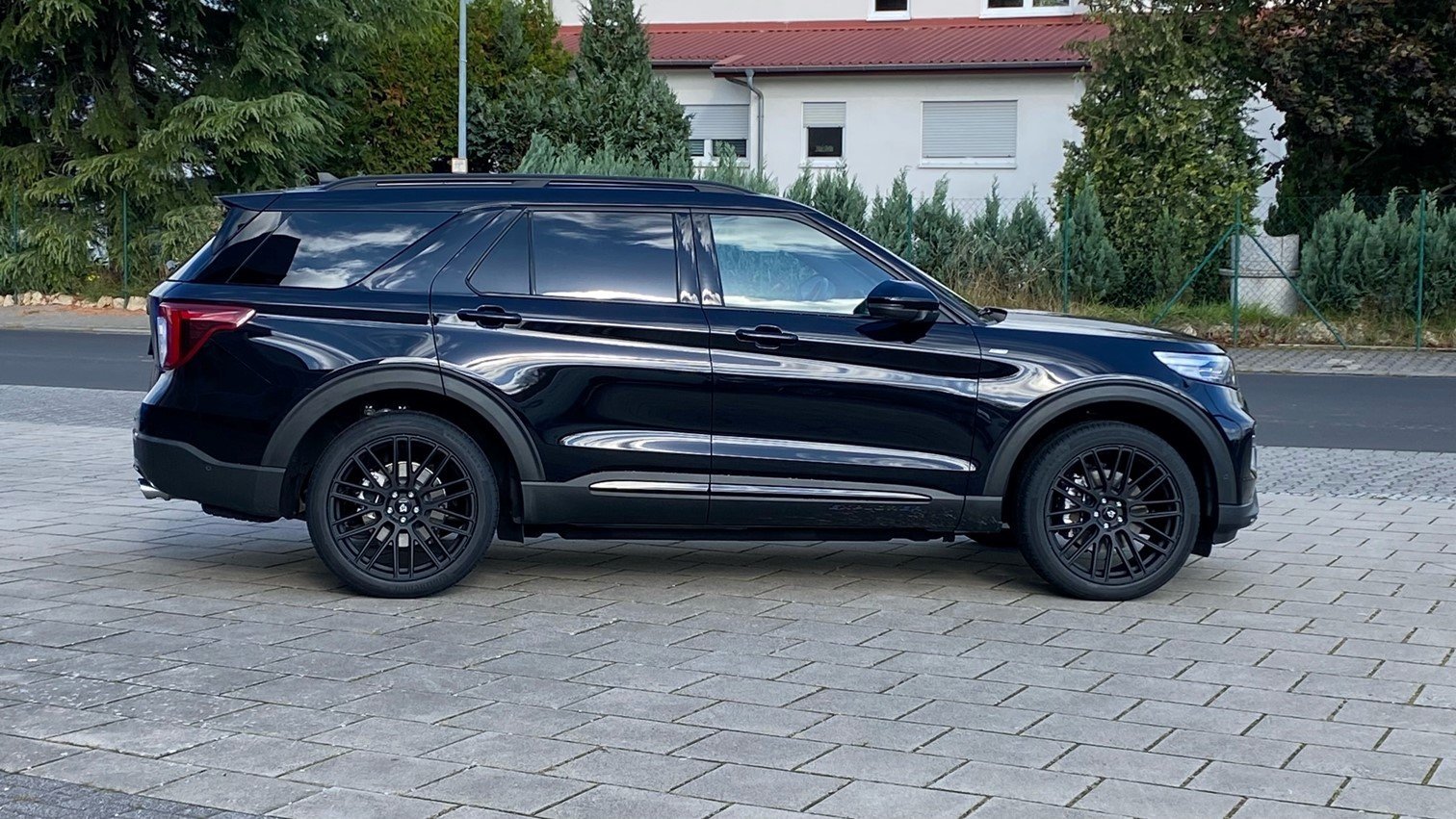 FORD Explorer WUJ - KV4 schwarz stumpfmatt