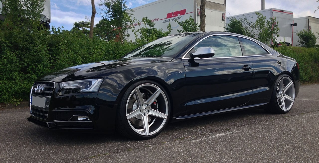 mbDESIGN KV1 Auto 10,5x20 in Silver – Auto Ansicht Seite Vorne