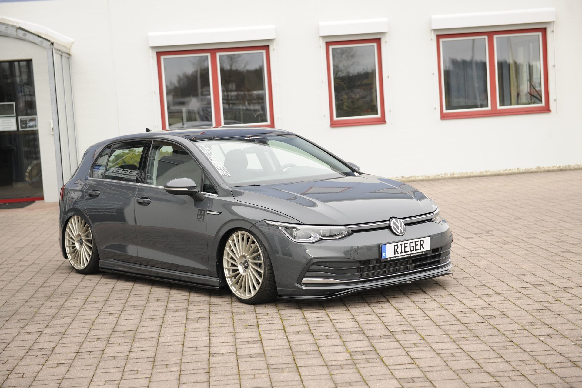 VOLKSWAGEN Golf 8 CD - VR3 champagner matt