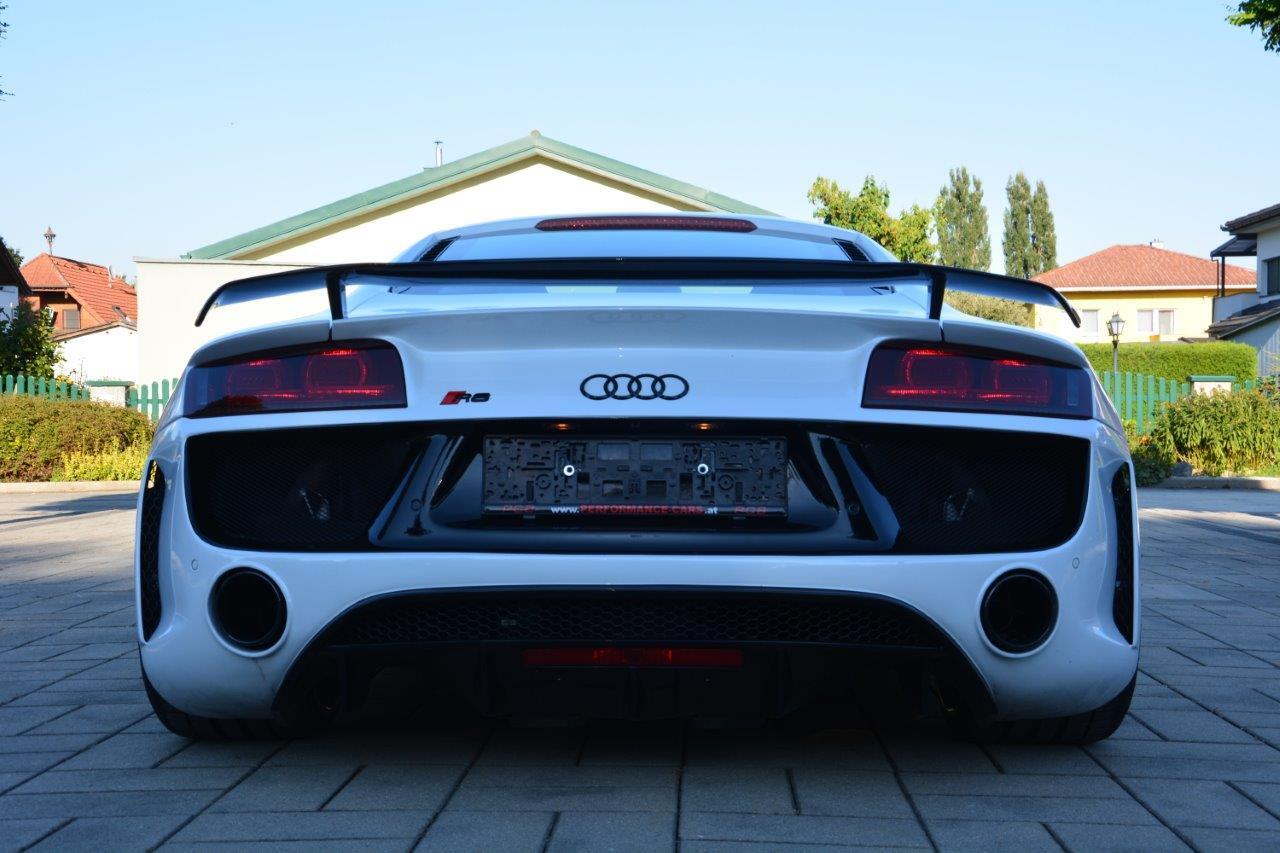 AUDI R8 Coupe 42 KV1 silber glänzend
