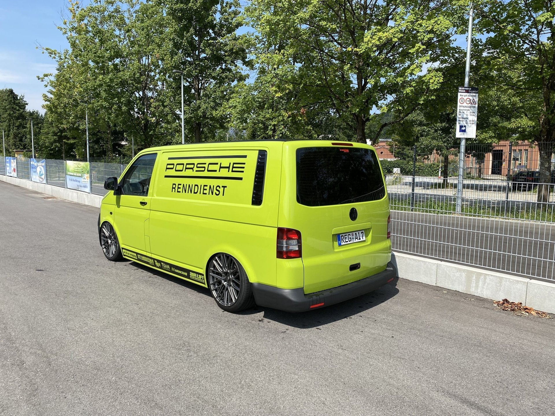 VOLKSWAGEN T5 Bus 7HC KV4 grau matt