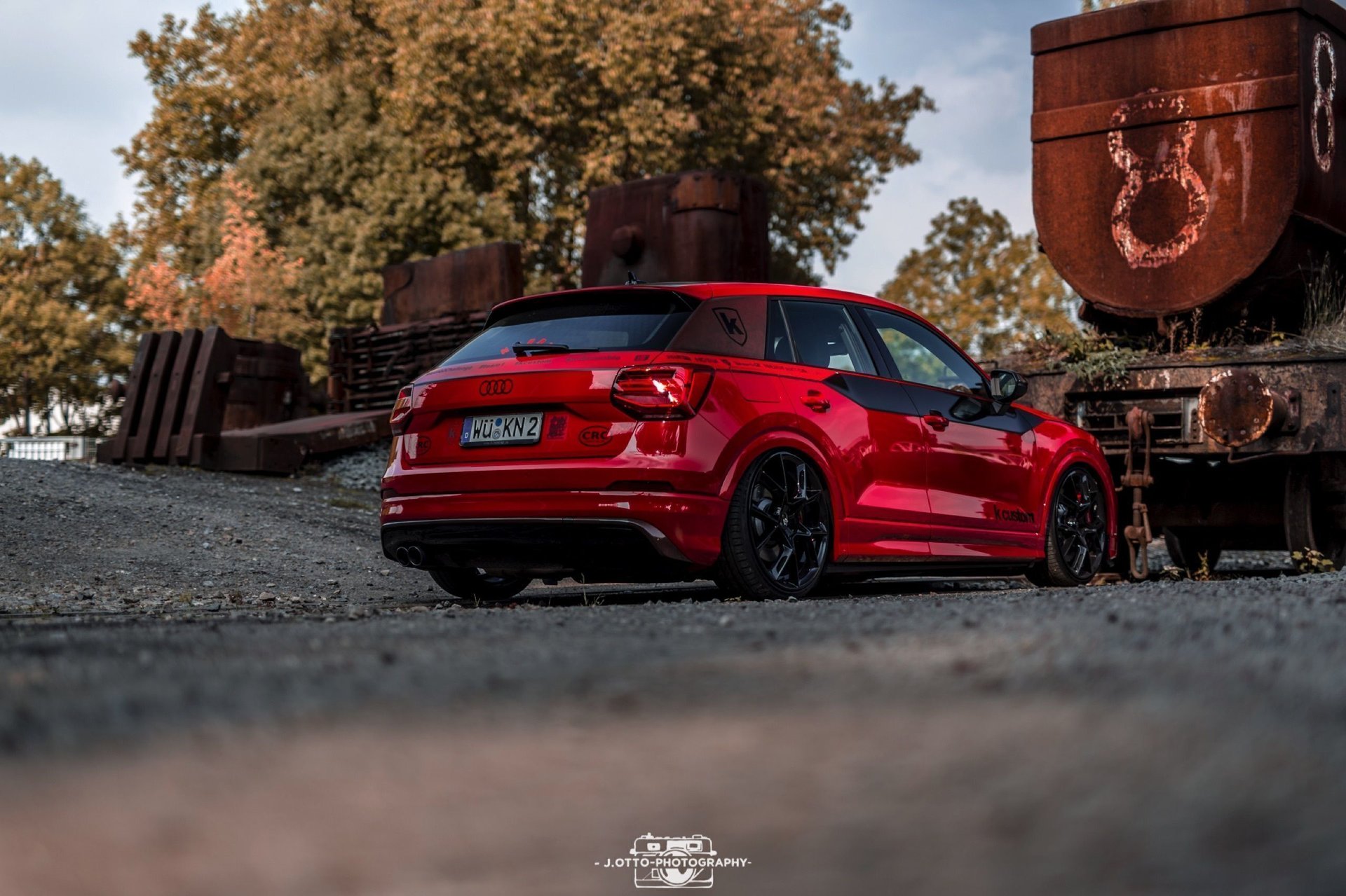 AUDI Q2 GA KX1 schwarz glänzend
