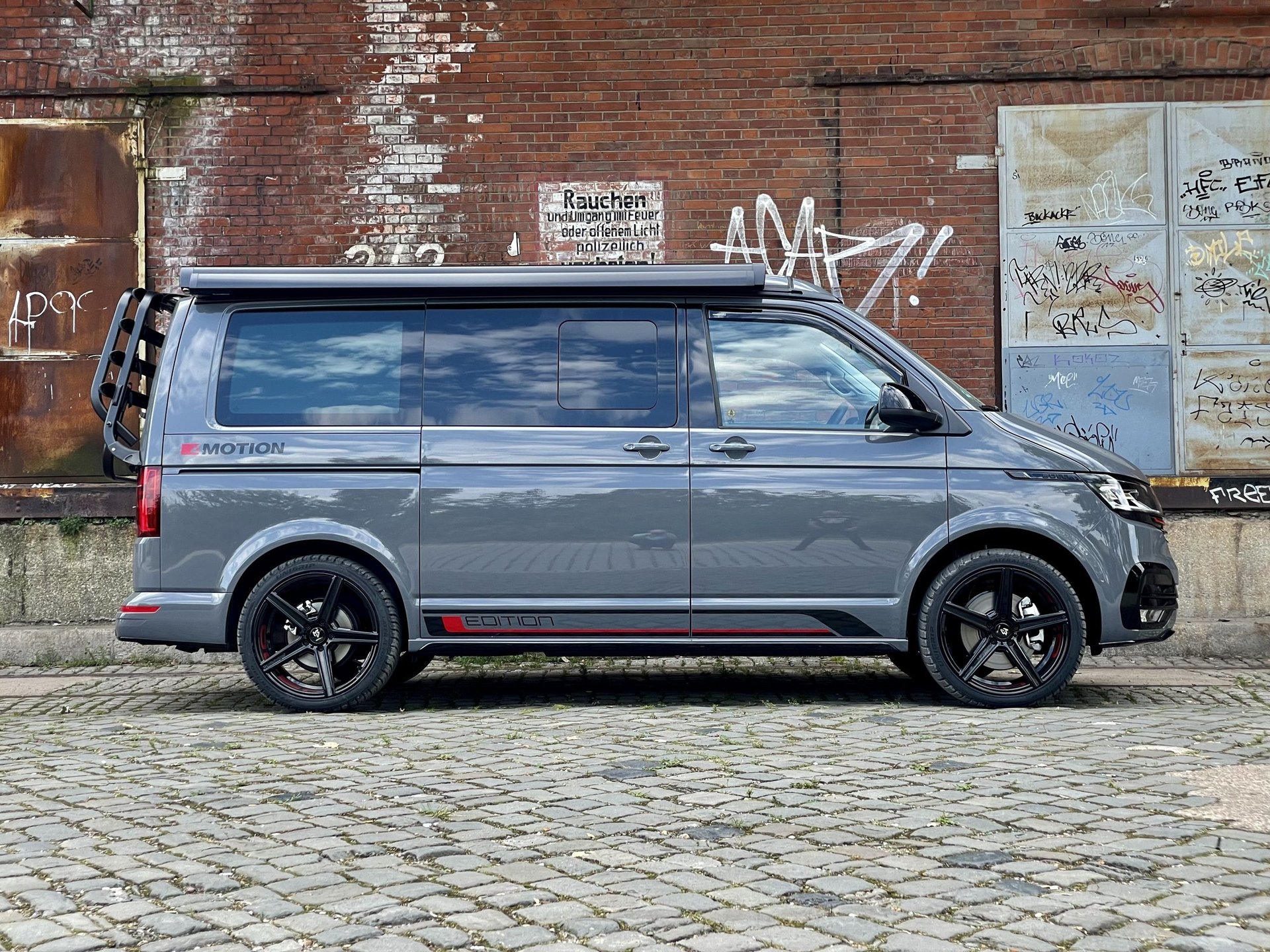 VOLKSWAGEN T6 Bus Multivan 7HC - KV1 schwarz glänzend
