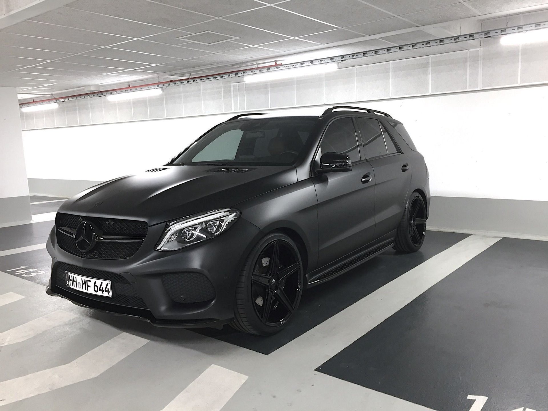 MERCEDES-BENZ GLE-Klasse SUV 166 - KV1 schwarz glänzend