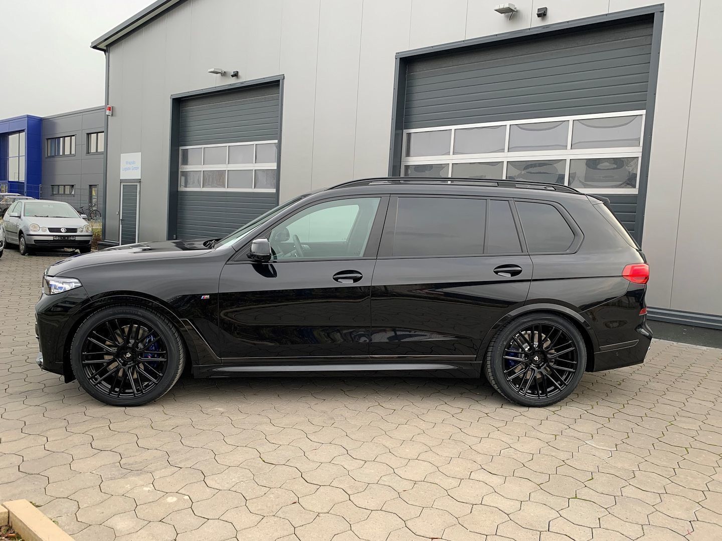 BMW X7 G7X KV4 schwarz glänzend