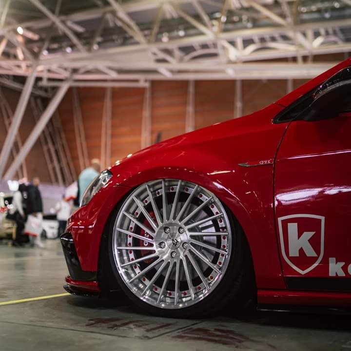 VOLKSWAGEN Golf 7 GTI with mbDESIGN 20 inch alloy wheels