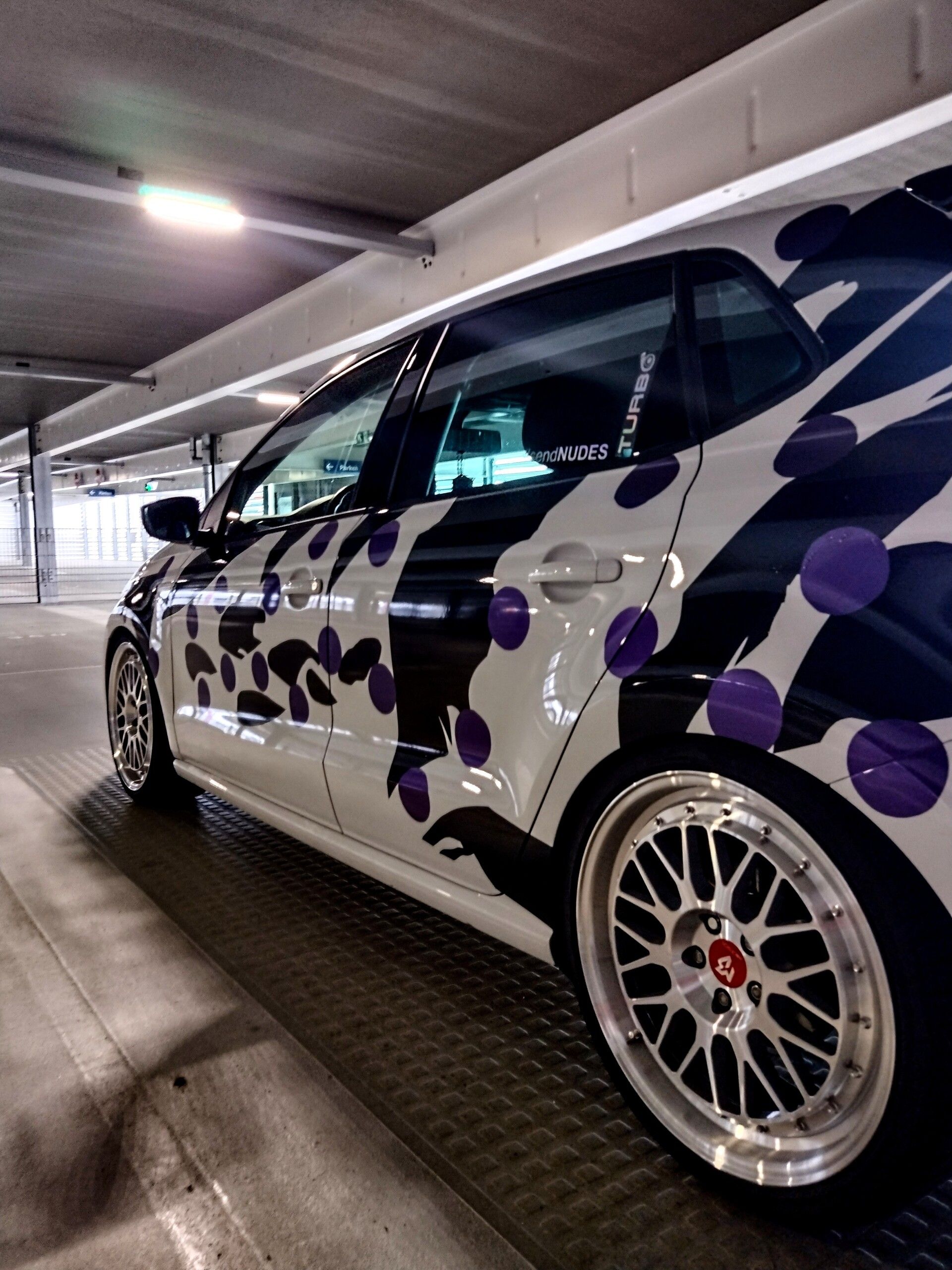 VOLKSWAGEN Polo 6R LV1 silber glänzend voll poliert