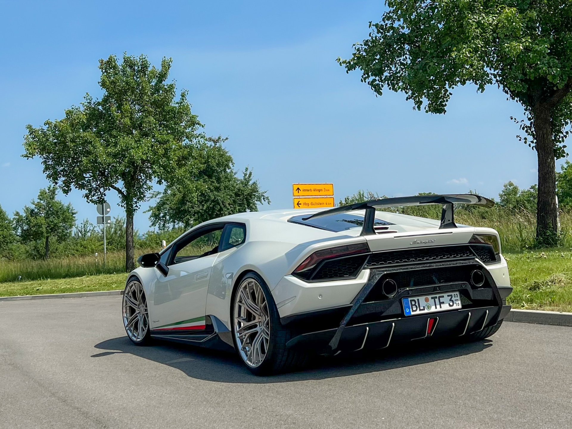 LAMBORGHINI Huracan Coupe H Performante SF1.3 rosegold matt Außenbett poliert