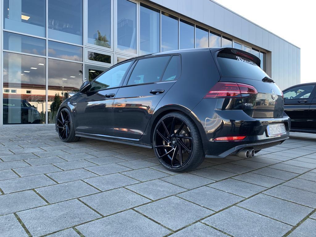 VOLKSWAGEN Golf 7 AU - KV2 schwarz glänzend