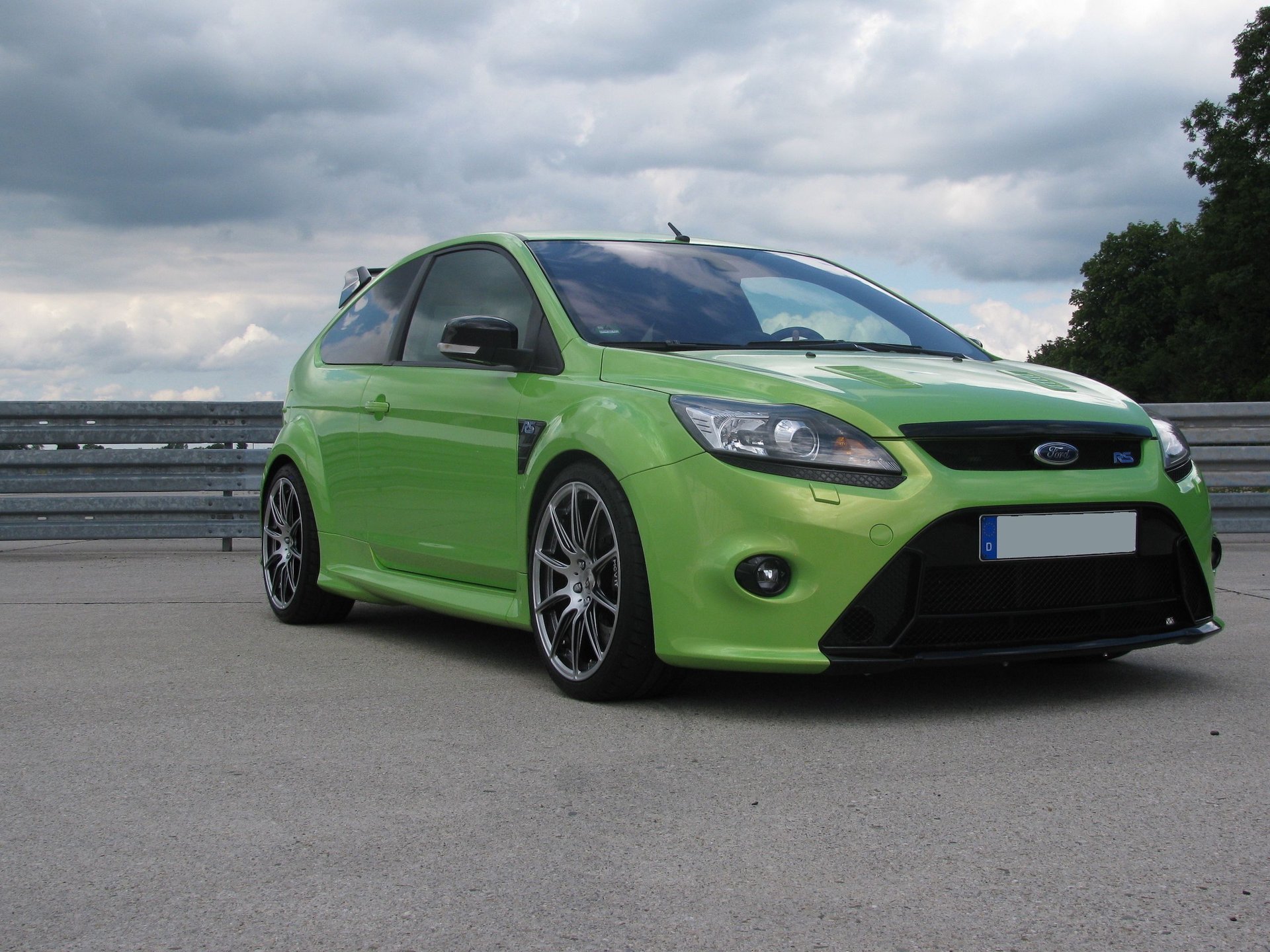 FORD Focus DYB - MF1 silber glänzend