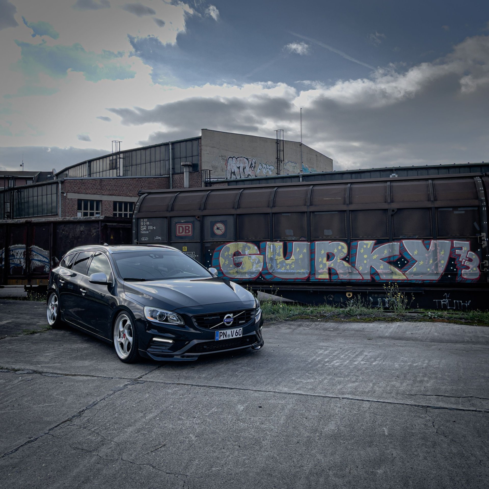 VOLVO S60 F - TURBO silber glänzend poliert